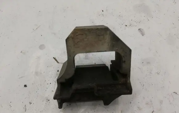 BMW 1 E81 E87 Radiator mount bracket NOCODE