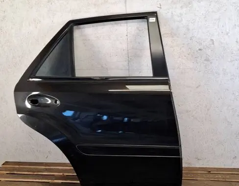 Mercedes-Benz ML W164 Rear door