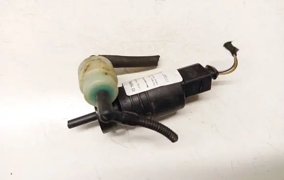 Mercedes-Benz B W245 Windscreen/windshield washer pump 