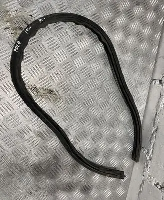 Volkswagen Polo V 6R Engine compartment rubber 6R0823723