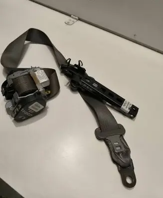 Chrysler Sebring (JS) Front seatbelt P0YX331D5AD 605031400A TA1352612AH5