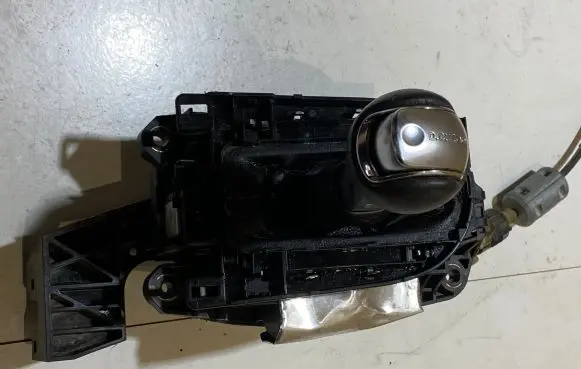 Ford Mustang VI Gear shifter/selector 75G143