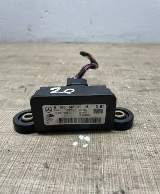 Mercedes-Benz C W204 ESP (stability system) control unit A0055421918 GD70G04M2Z 10170106303
