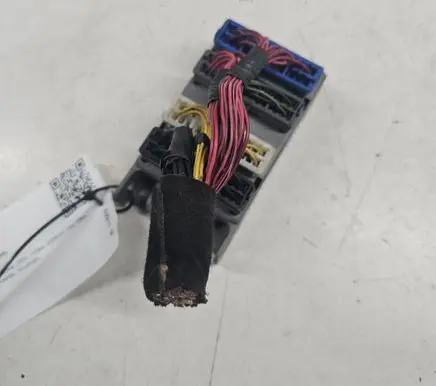 KIA Sorento Fuse module 913103E810