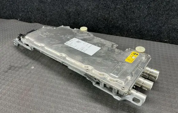 BMW 3 G20 G21 Voltage converter/converter module 12884110