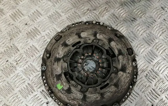 Toyota Corolla Verso AR10 Pressure plate 3100105040