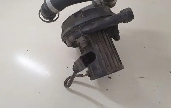 Audi A8 S8 D4 4H Secondary air pump 07L959253E 07L959231E