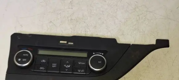 Toyota Auris E180 Climate control unit 779194