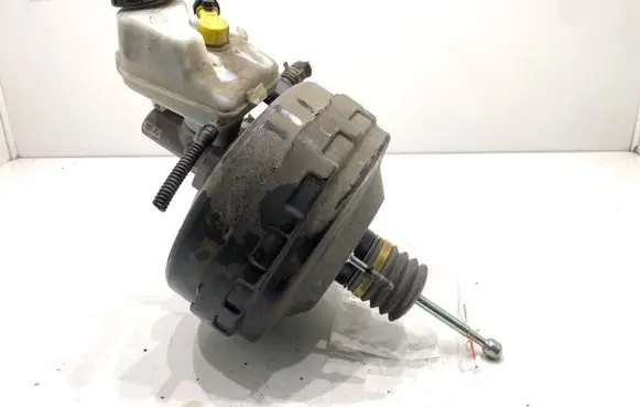 Opel Astra J Brake booster 39071131
