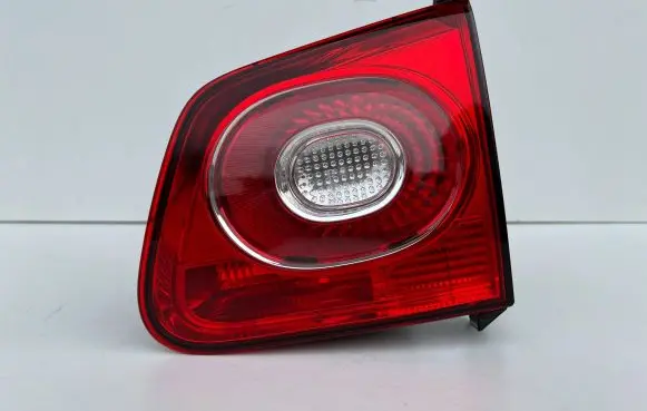 Volkswagen Tiguan Tailgate rear/tail lights 5N0945094B