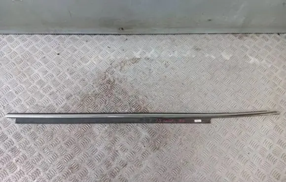 Audi A5 8T 8F Front door glass trim molding 8T0853284C