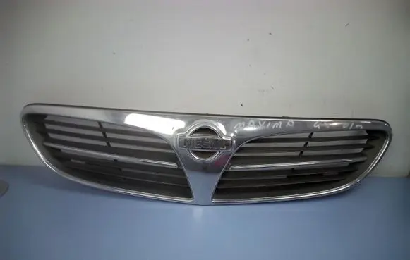 Nissan Maxima Front bumper upper radiator grill 623103Y510