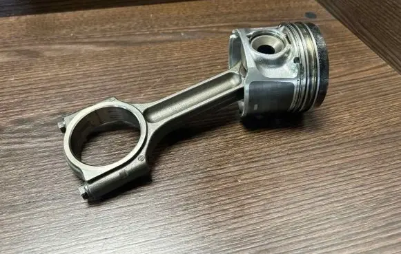 Renault Master III Connecting rod/conrod 121004942R