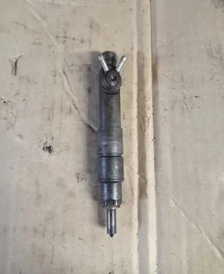 Audi 100 S4 C4 Fuel injector 046130201E