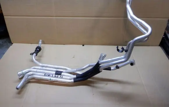 Engine coolant pipe/hose