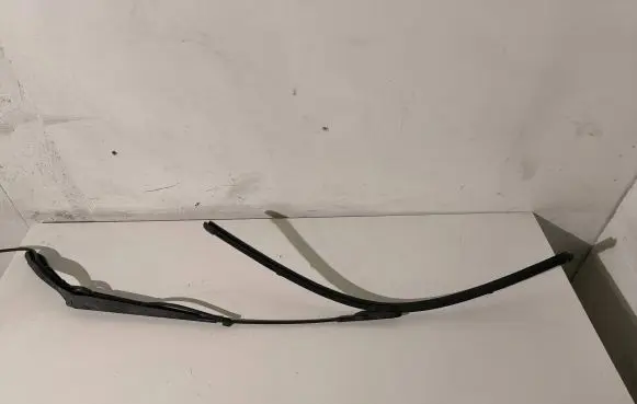 Mercedes-Benz C W205 Front wiper blade arm A9068200744
