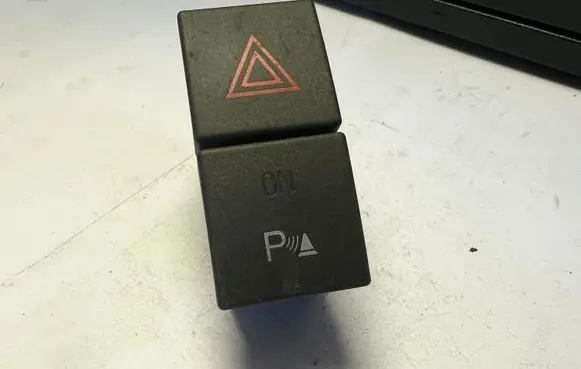 Ford Focus C-MAX Hazard light switch 4M5T15A860AA 4M5T15A860AB