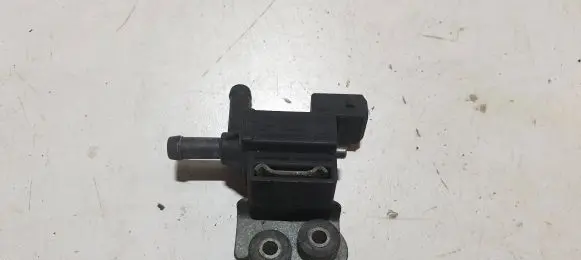 Volvo V50 Turbo solenoid valve 9470775 01T117 72251702