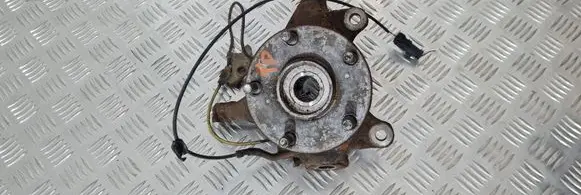 Toyota RAV 4 (XA30) Front wheel hub spindle knuckle
