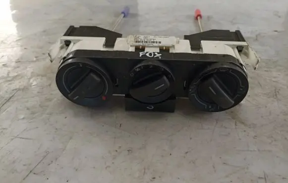 Volkswagen Fox Climate control unit 6Q0819445 E8348