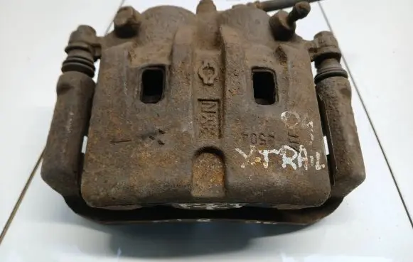 Nissan X-Trail T30 Front brake caliper