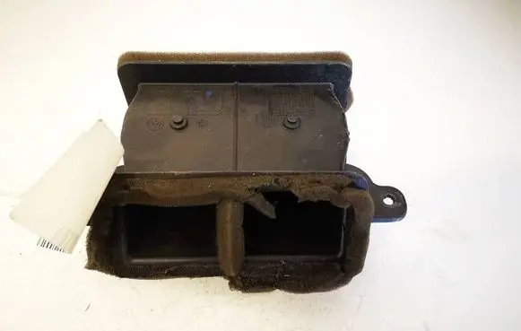 Volkswagen Touareg I Dash center air vent grill 7L0820526C