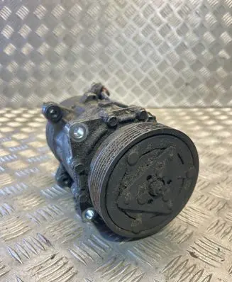 Volkswagen Golf IV Air conditioning (A/C) compressor (pump) 1J0820803A