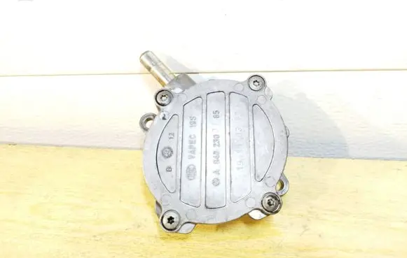 Mercedes-Benz Vito Viano W639 Vacuum pump A6462300165 19110372