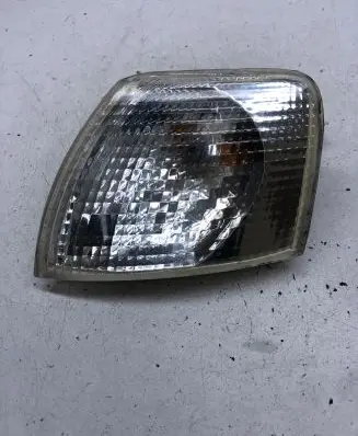 Volkswagen PASSAT B5 Front indicator light