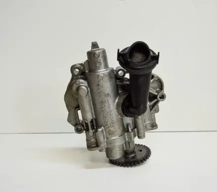 Volkswagen Jetta VII Oil pump 04E115109S 04E115121D
