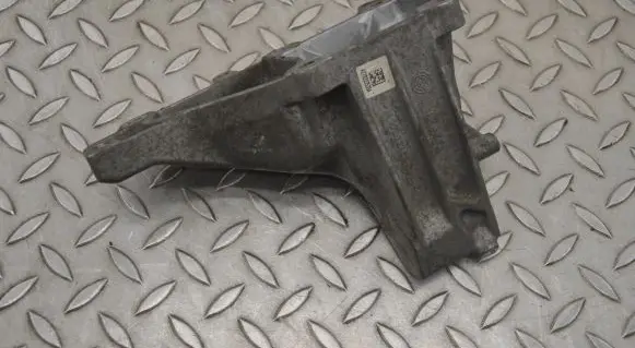 Mercedes-Benz S C217 Engine mounting bracket A2782235304