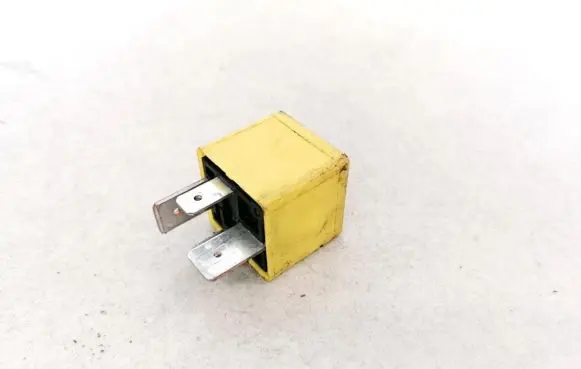 Opel Combo C Other relay 90226846 V23134-J52-X369