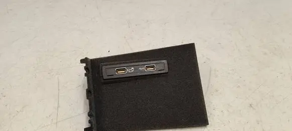 USB socket connector