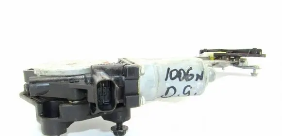 Rear window lifting mechanism without motor