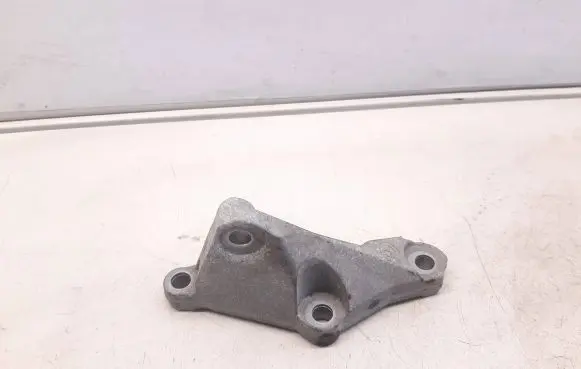 BMW 1 F20 F21 Engine mounting bracket 7810698