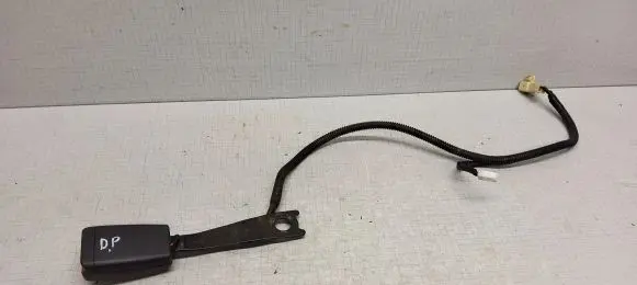 Toyota Corolla E120 E130 Front seatbelt buckle 040406CH 067381