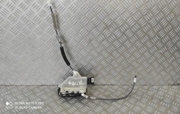 Opel Mokka B Front door lock