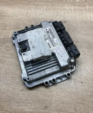 Peugeot 308 Engine control unit/module ECU 9664843780 0281013872