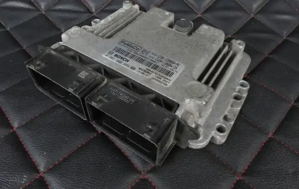 Ford Fiesta Engine control unit/module C1B112A650PE CV2A12B684CA 0261S09684