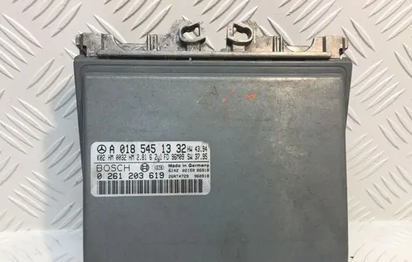 Mercedes-Benz E W210 Engine control unit/module ECU A0185451332 0261203619