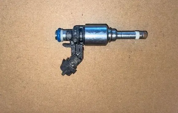 Mercedes-Benz SLK R171 Fuel injector 0261500085-T