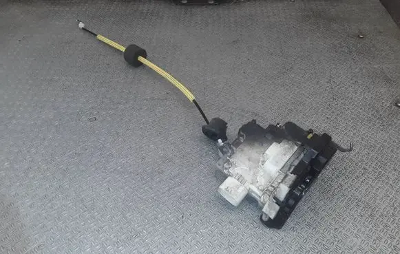 Audi A6 S6 C6 4F Rear door lock