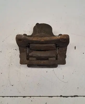 Toyota Prius (NHW20) Front brake caliper