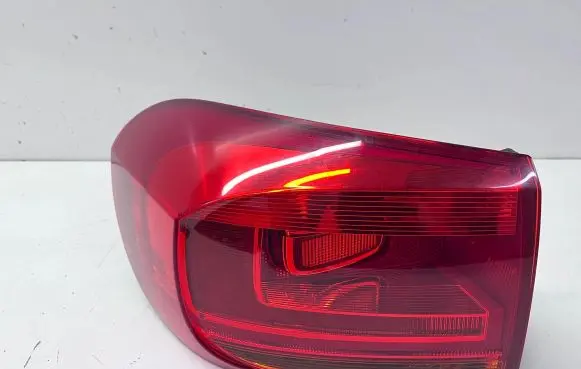 Volkswagen Tiguan Rear/tail lights 5N0945311E