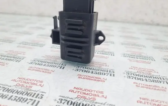 Volkswagen PASSAT B6 Seat heating relay 1Z0959772B