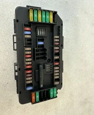 BMW 4 F36 Gran coupe Fuse module 938906801