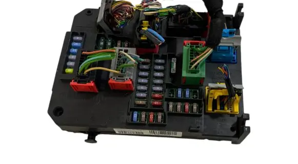 Peugeot 508 Fuse module 966499238000 S180121005G BSIQ0500