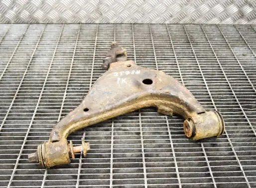 Toyota Hilux (AN10, AN20, AN30) Front lower control arm/wishbone