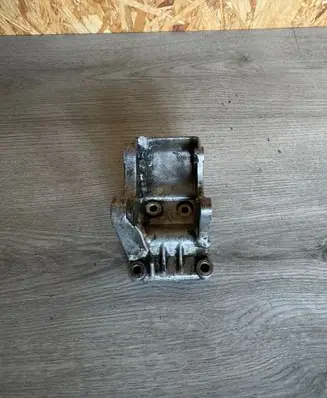Volkswagen Golf III Power steering pump mounting bracket 021145169D