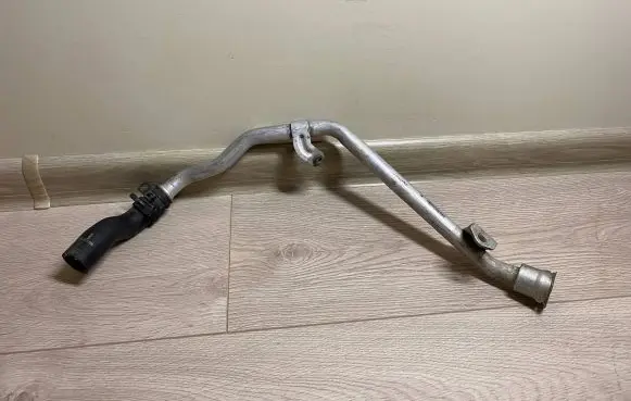 Porsche Panamera (970) Engine coolant pipe/hose 97010604504 97010645002